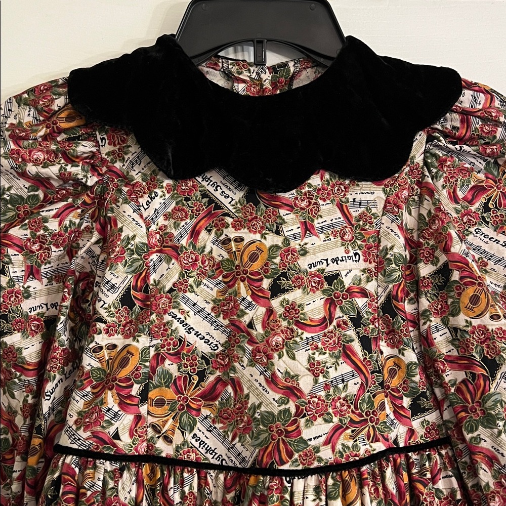 Petals San Francisco Vintage Girl’s Scalloped Hem Holiday Print Dress Size 10 - Picture 3 of 16